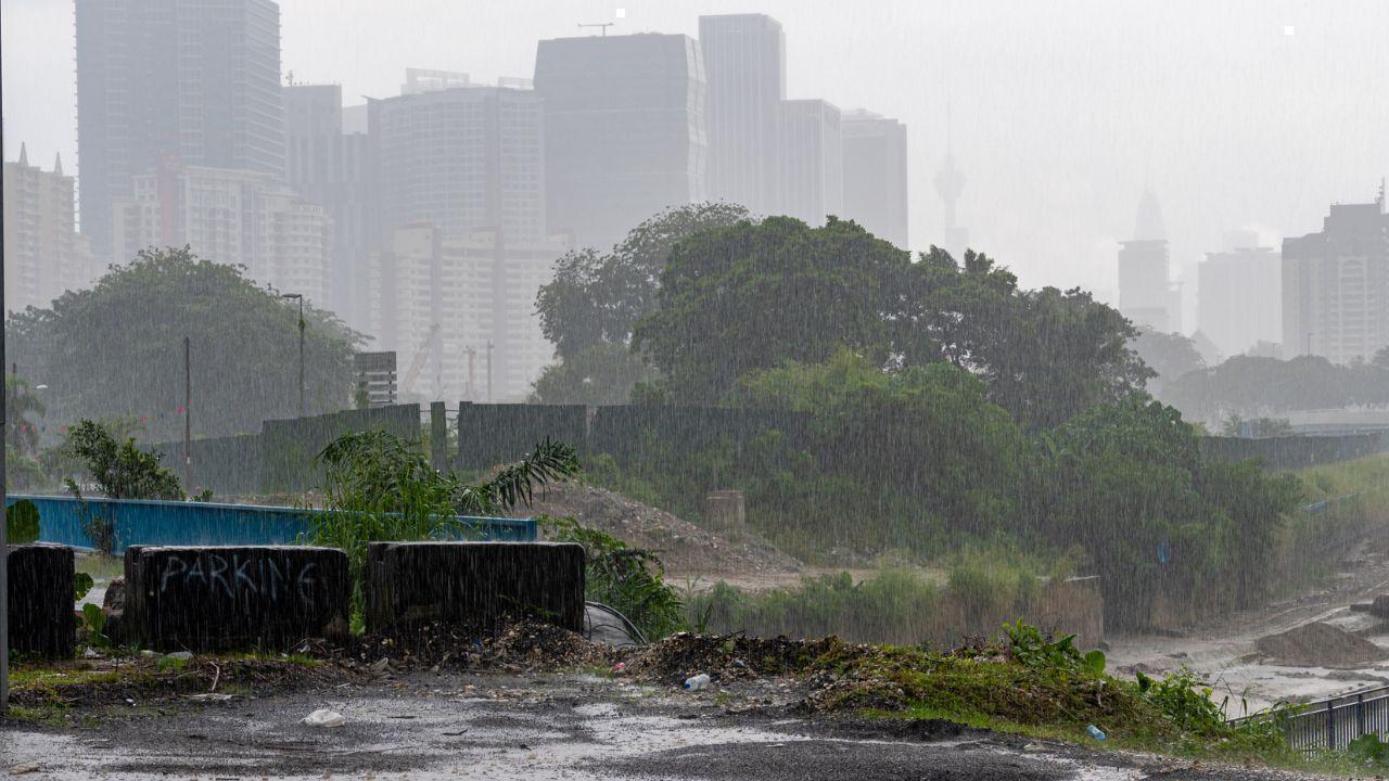 IMD Goa Forecasts Heavy Rainfall with Squally Winds Today