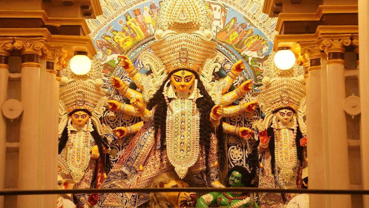 Maa Mahagauri Navratri 2025 Day 8 Worship, Stories & Significance