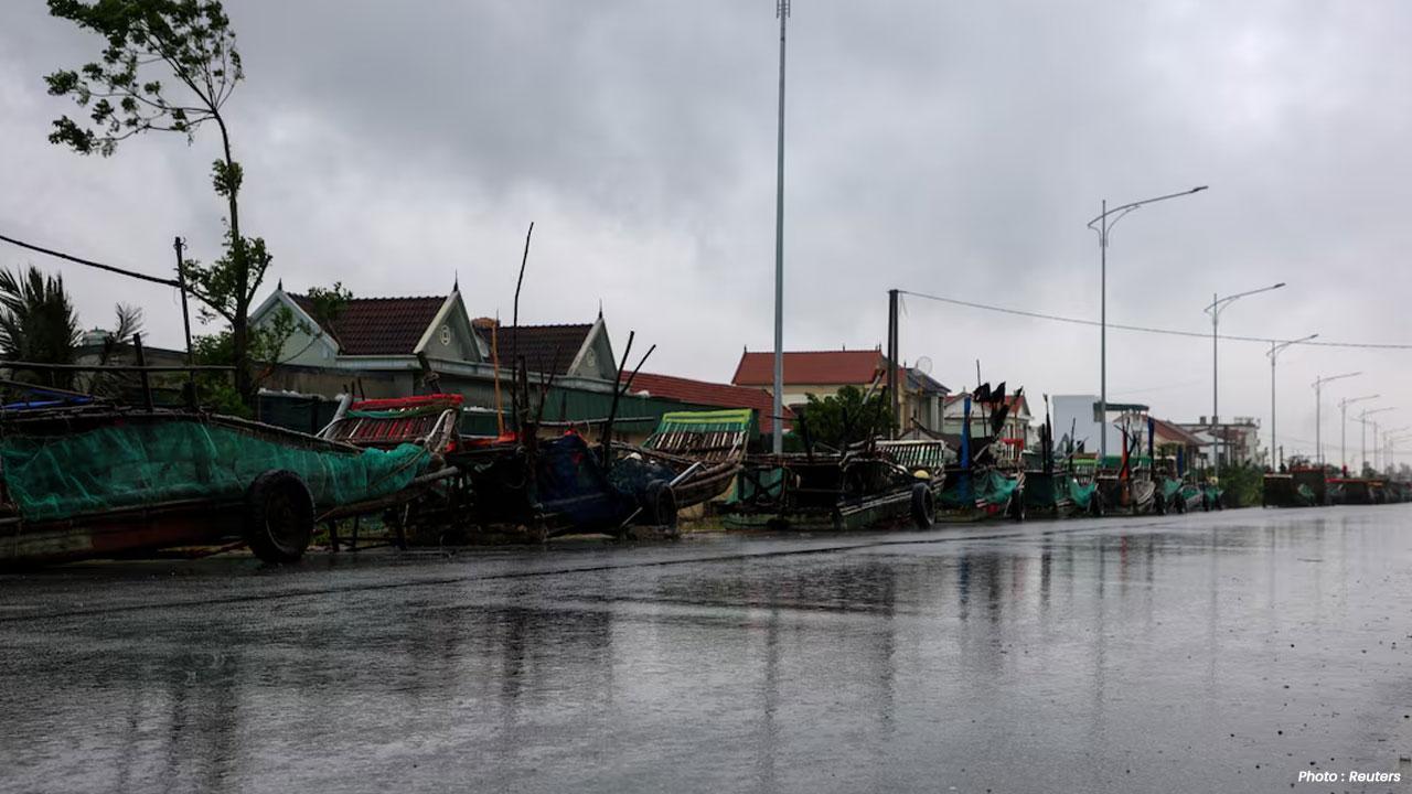 Typhoon Bualoi Hits Vietnam 8 Dead 17 Missing Homes Damaged