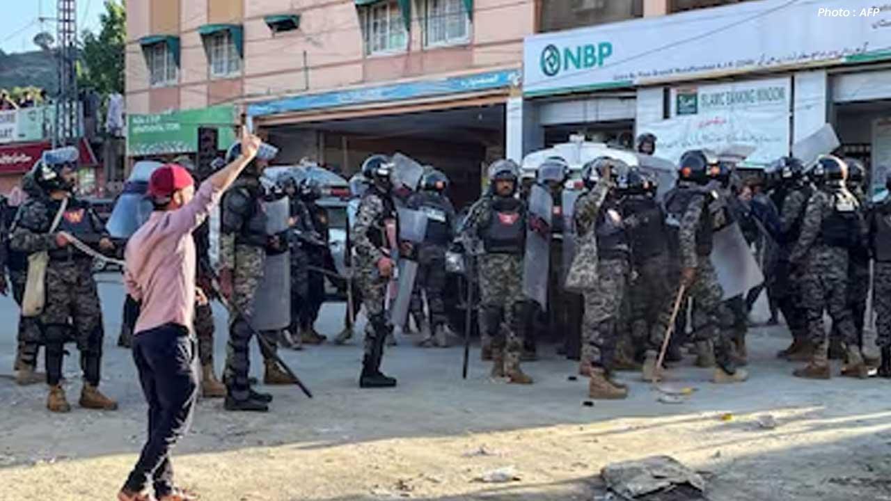 8 Protesters Killed in PoK as Pakistan Forces Open Fire