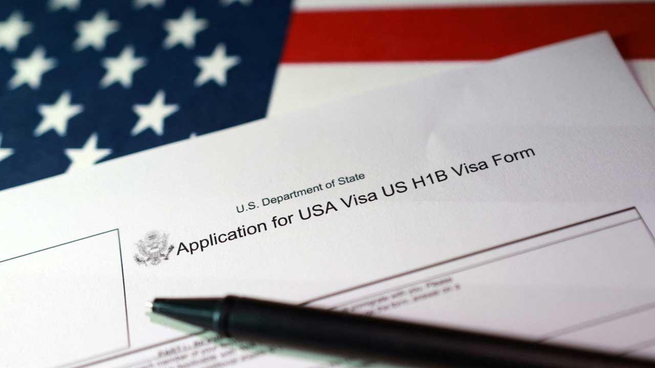US Lawmakers Push New Changes To H-1B and L-1 Visa Programs