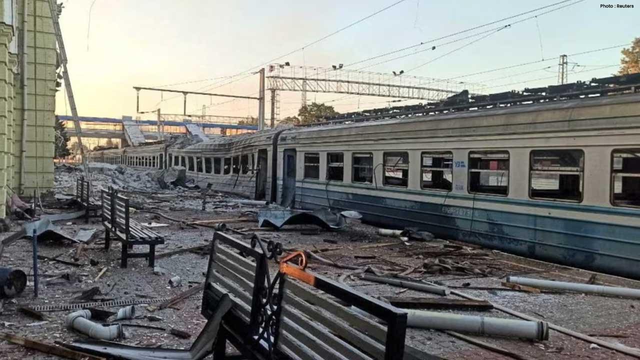 Russian Drone Hits Ukraine Train in Sumy Zelenskiy Condemns Attack