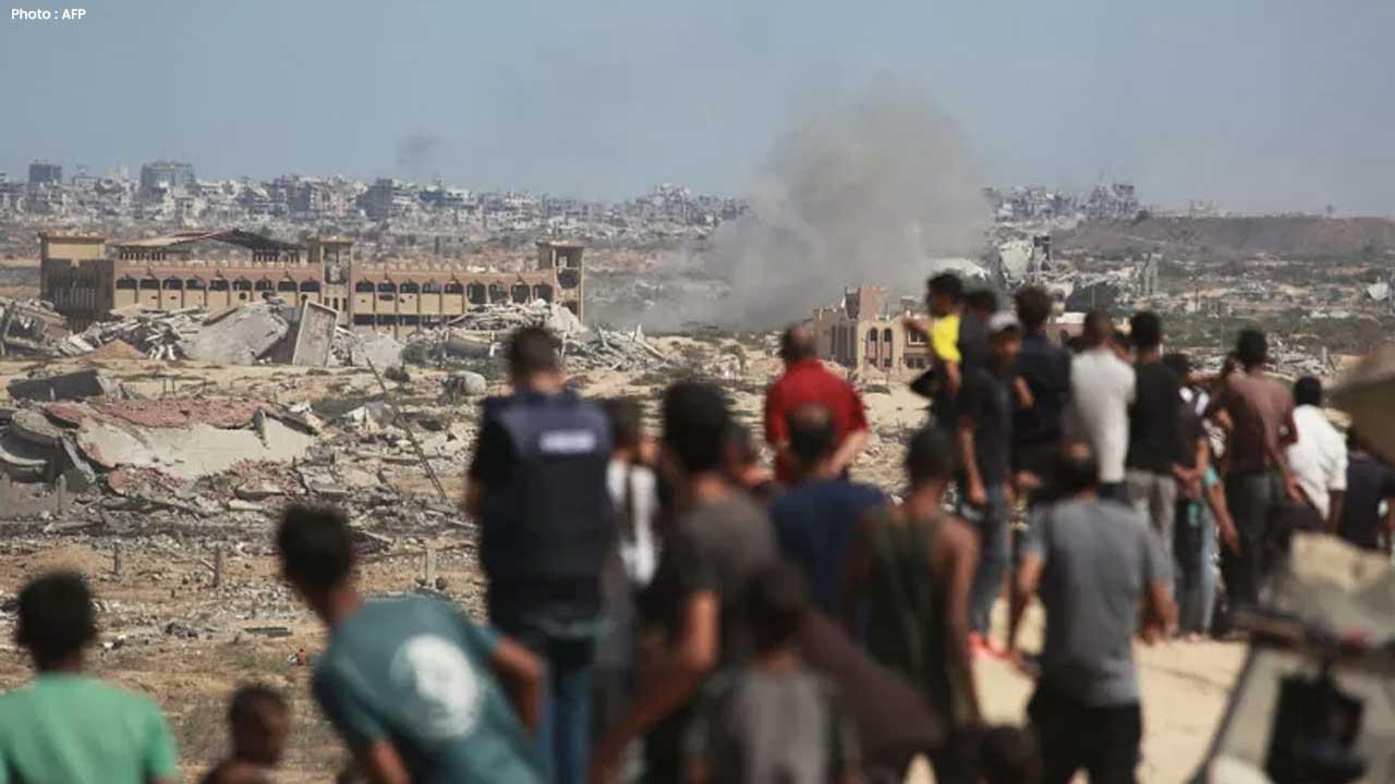 Trump Urges Israel to Stop Bombing Gaza is Hamas Accepted Peace Plan