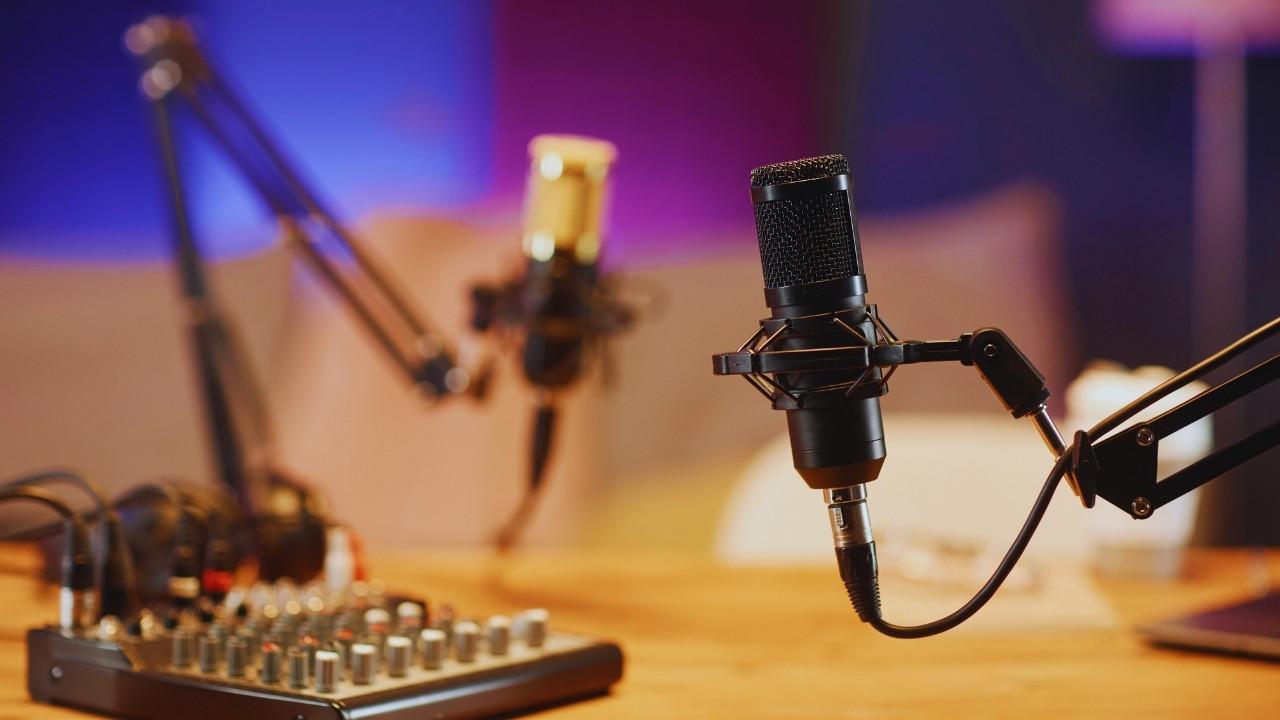 The Evolution of Content: Short-Form Video vs Long-Form Podcasts
