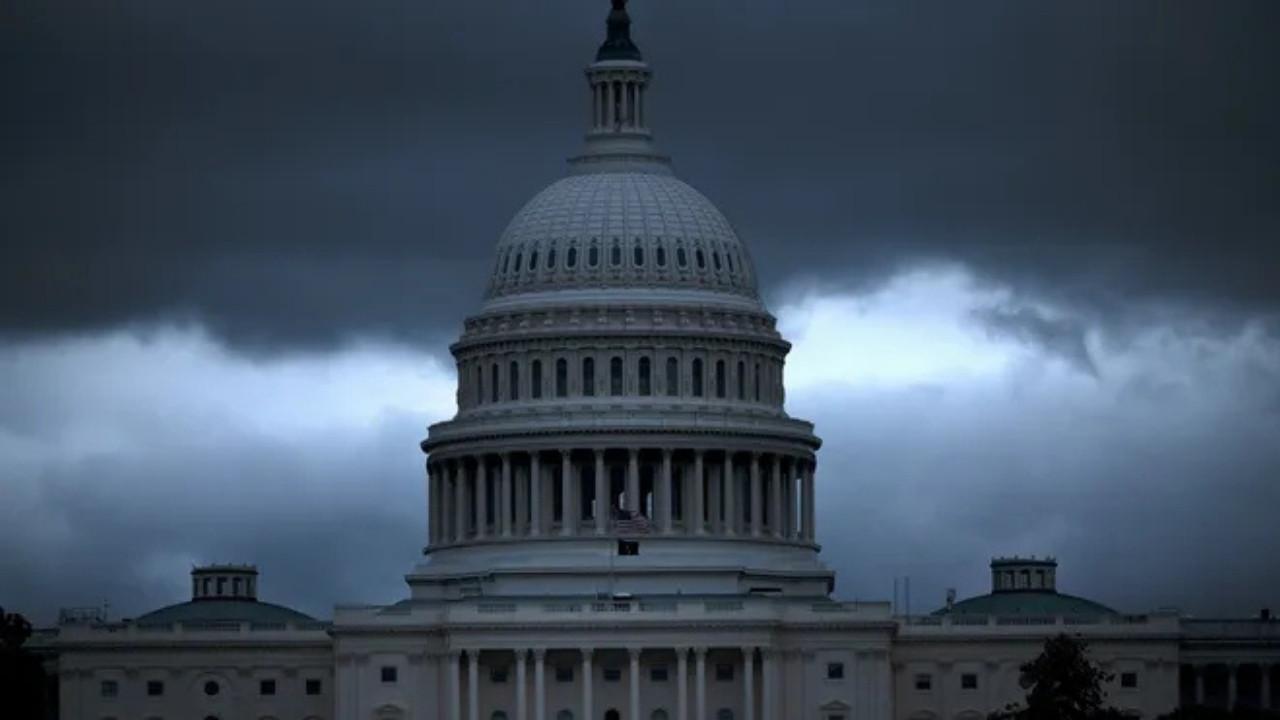 U.S. Government Shutdown Enters Third Week Amid Legal Challenges