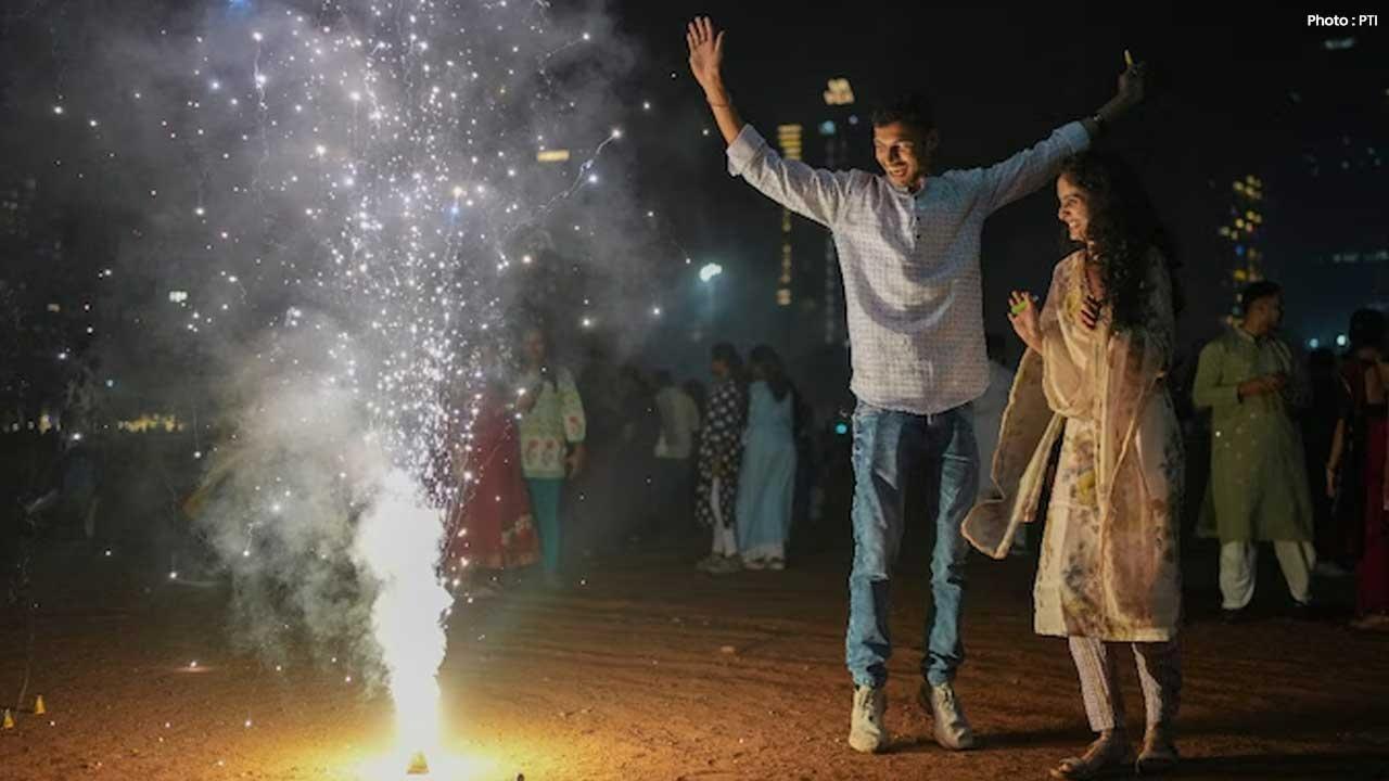 Lahore's Air Quality Deteriorates Following Diwali Celebrations and Cross-Border Emissions