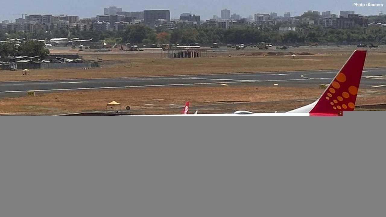 SpiceJet Delhi-Patna Flight Returns Mid-Air Due to Technical Issue