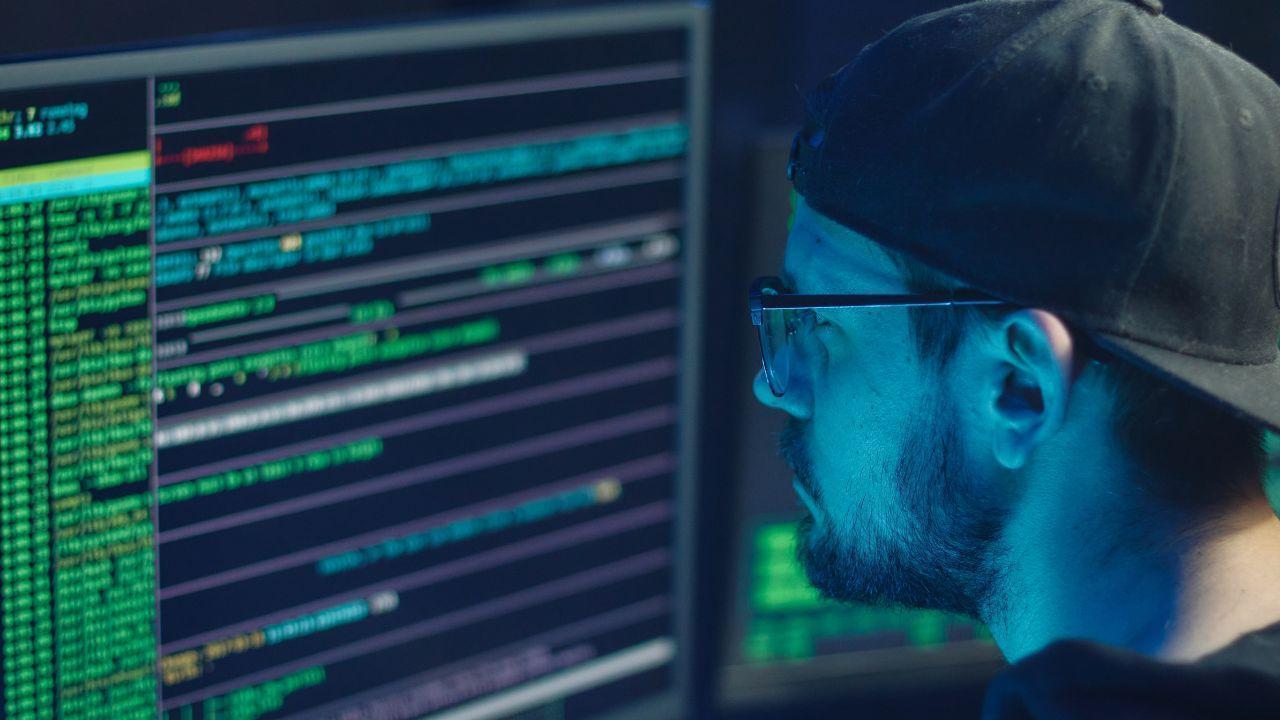 Over 600 Flee Myanmar Scam Centre into Thailand After Military Raid