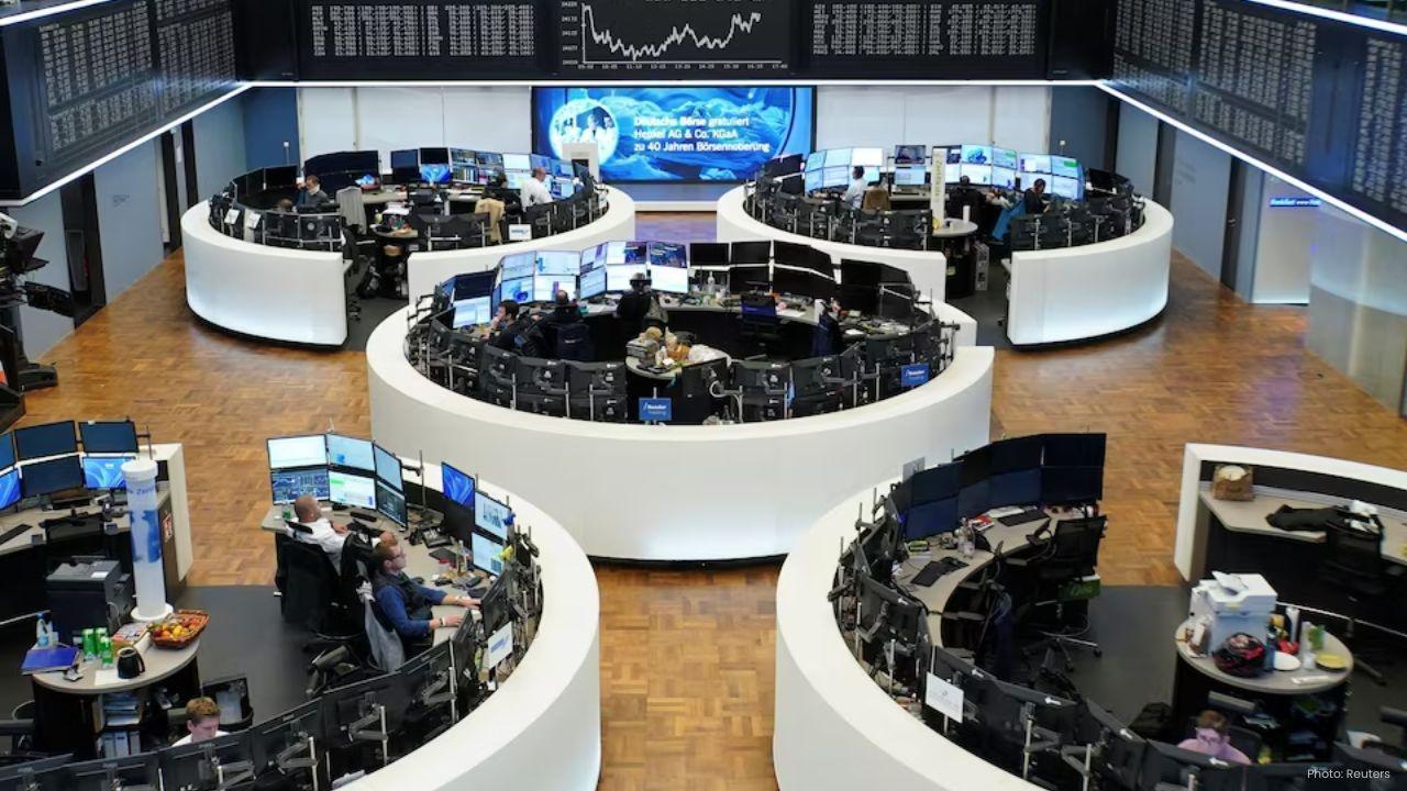 Investors Eye U.S. Inflation as Stocks Hold Ground