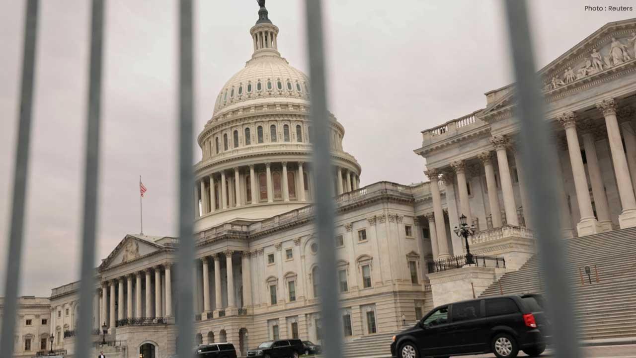 US Shutdown Enters Fourth Week as Parties Trade Blame
