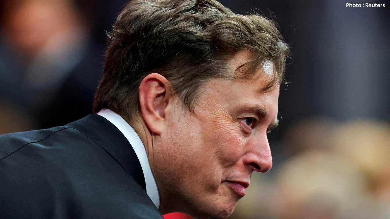 CalPERS to Oppose Musk’s $1 Trillion Tesla Pay Package