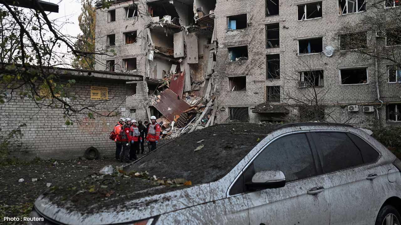 Russia Strikes Ukraine Energy Grid, 7 Killed Amid Power Cuts