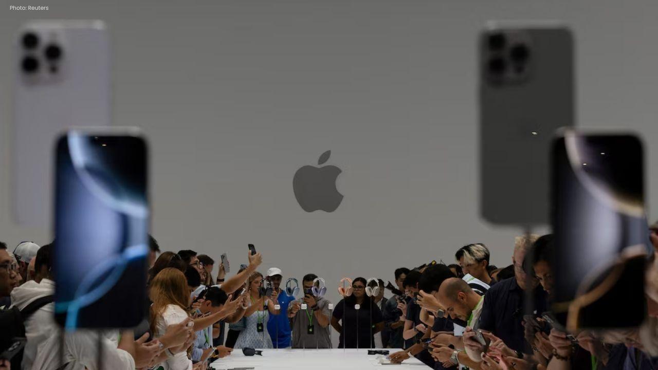 iOS 26.1 Debuts 'Slide to Stop' Alarm and New Liquid Glass Opacity Control