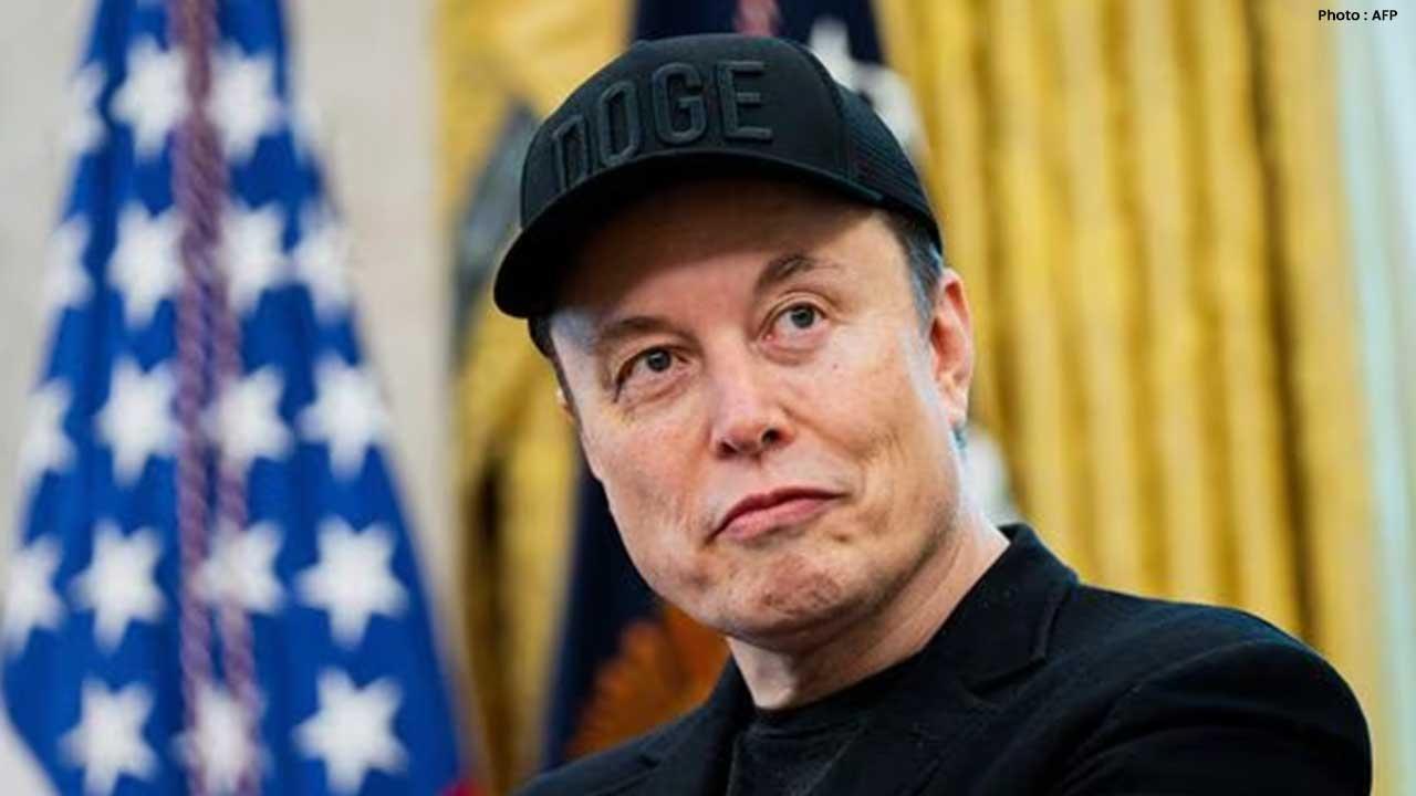 Elon Musk May Become First Trillionaire as Tesla Pay Fuels Global Wealth Debate