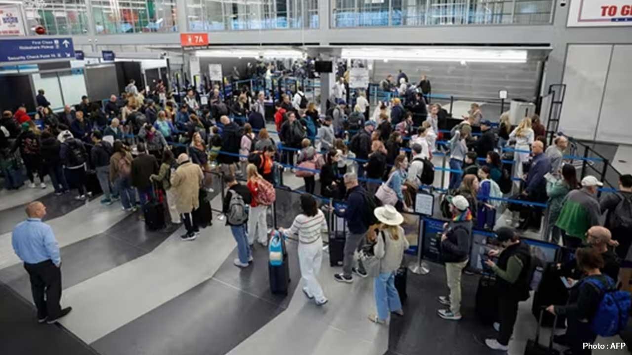 Major Flight Disruptions Hit US: 2,800 Flights Cancelled, Over 10,000 Delayed