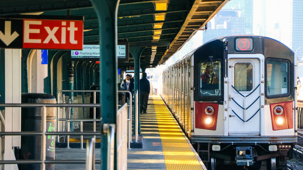 Mastering Public Transport: Navigate Subways, Buses, and Trains with Ease
