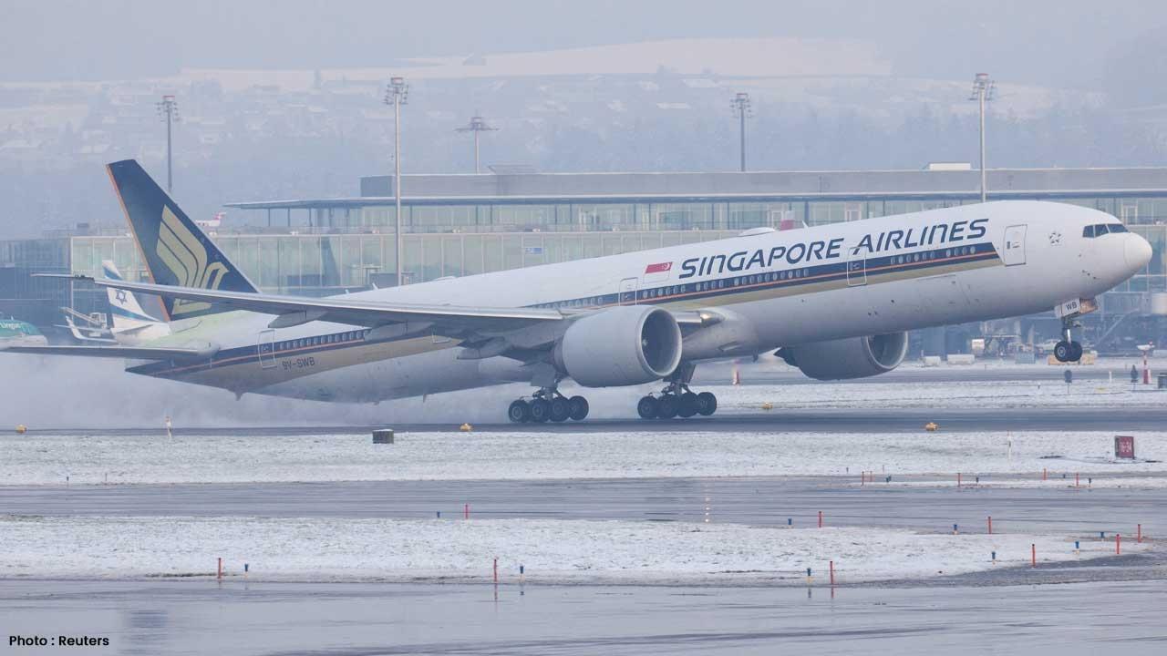 Singapore Airlines Sees Profit Plunge Due to Air India Losses