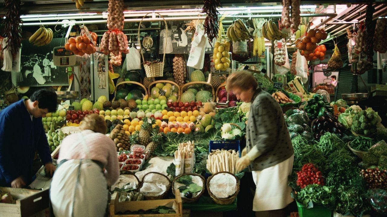 Trump Lifts Tariffs on Coffee, Beef, Fruits to Cut Prices