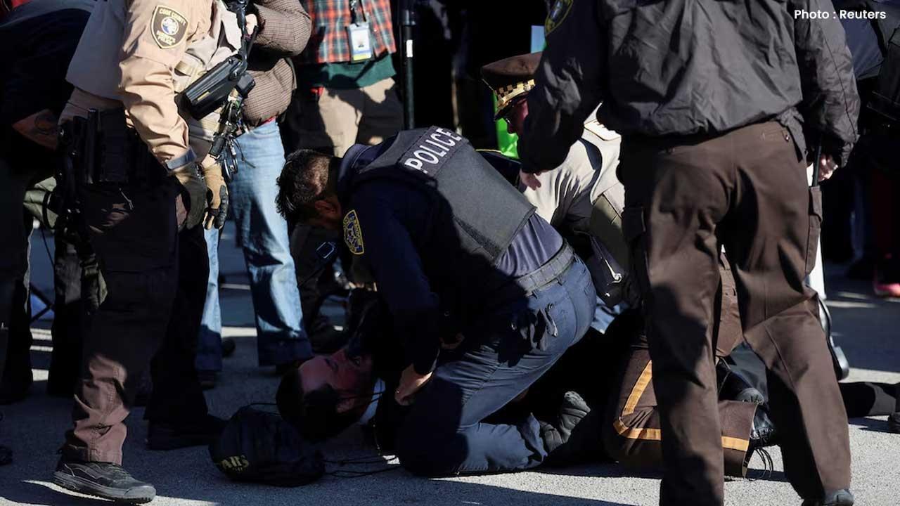 Twenty-One Arrested in Chicago Immigration Protest Led by Faith Leaders