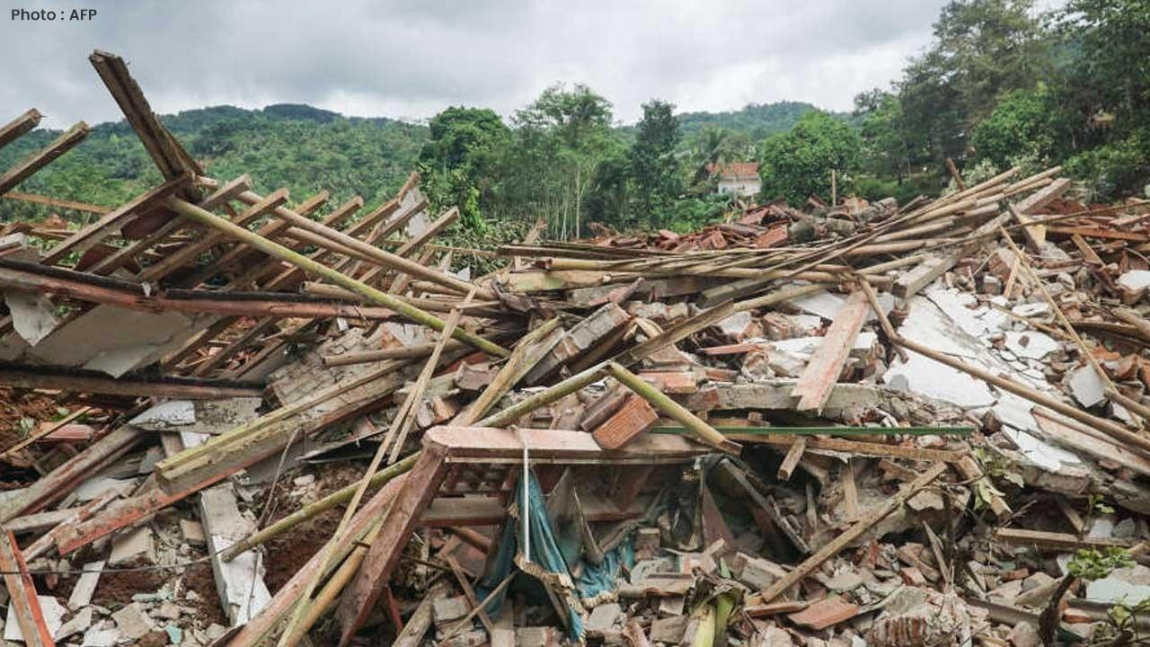 Landslides Claim 18 Lives in Central Java Amid Heavy Rainfall