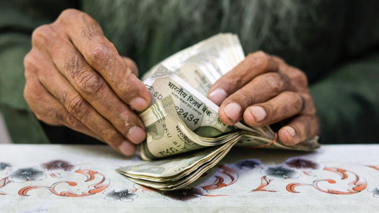 Indian Rupee Remains Stable as Demand for Dollars Persists