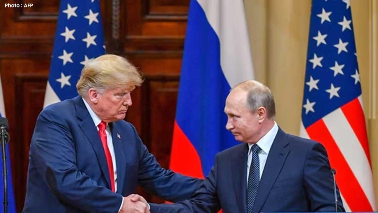 Zelensky Explores US-Russia's 28-Point Peace Initiative