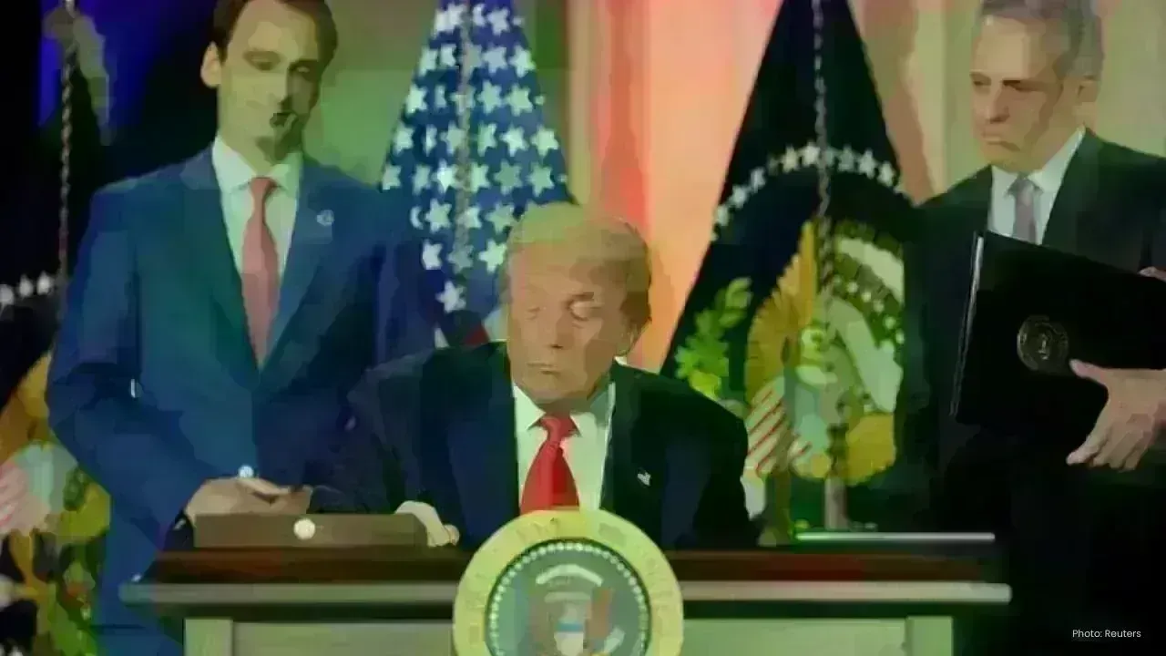 White House Temporarily Halts Executive Order on State AI Regulations