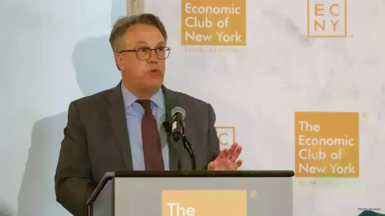 Fed Signals Possible December Rate Cut as Debate Widens