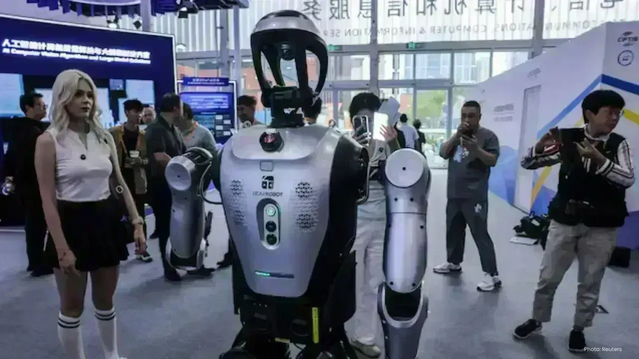 China Cautions Humanoid Robot Sector Against Repetitive Designs