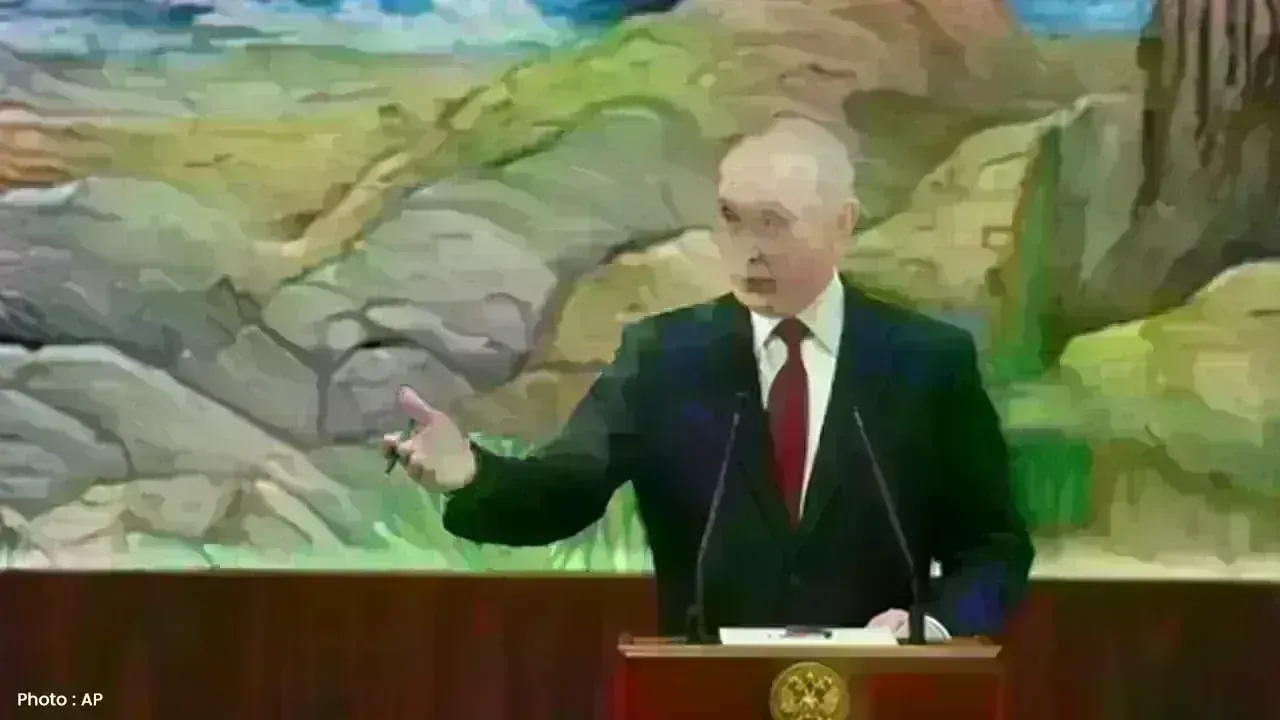 Putin Calls Ukraine Leadership Illegitimate, Peace Deal Unrealistic