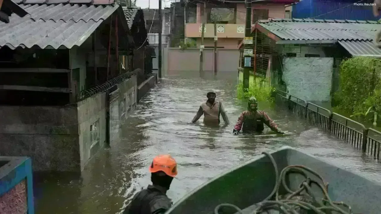 Tragic Toll of 123 as Cyclone Ditwah Unleashes Devastating Floods on Sri Lanka