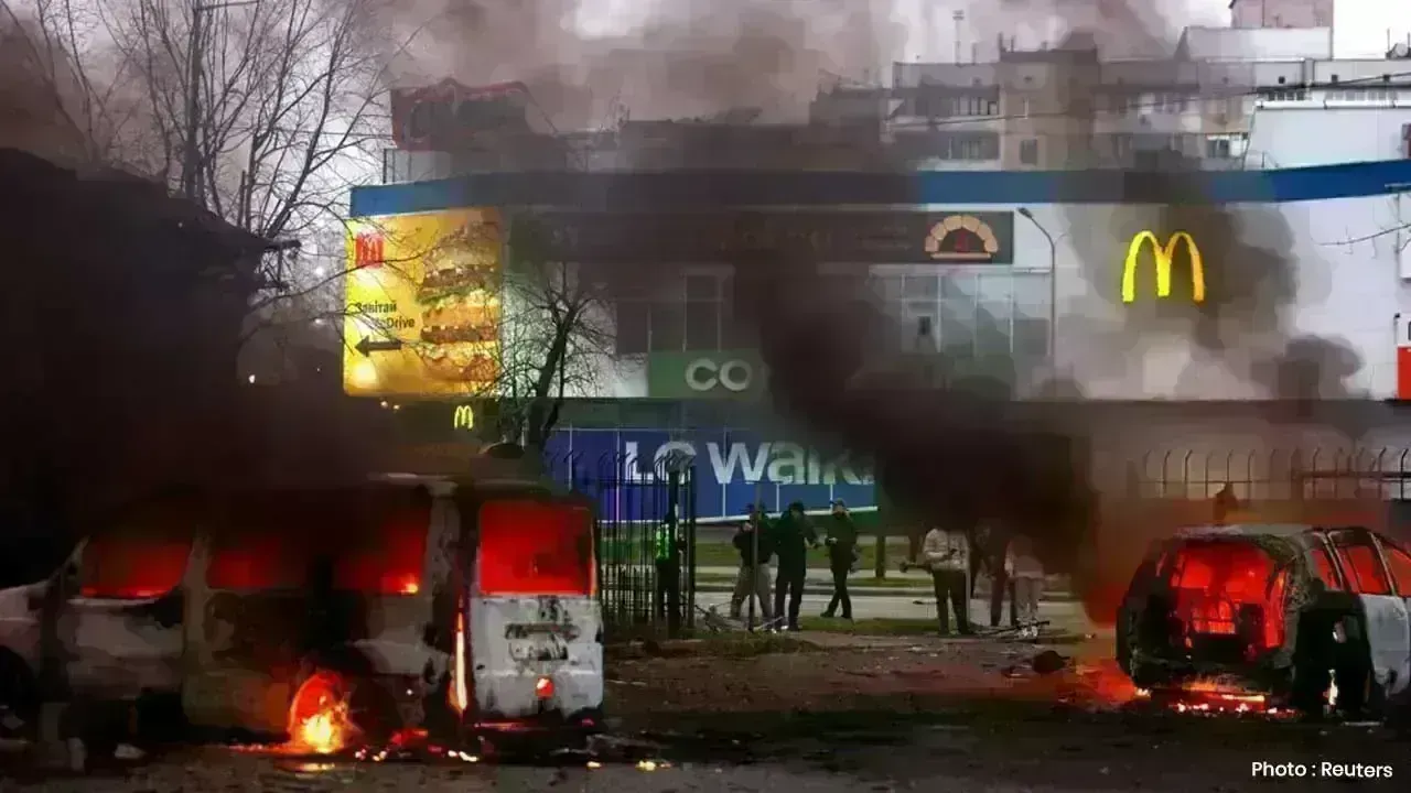 Kyiv Goes Dark After Heavy Russian Strikes Leave 600,000 Without Power