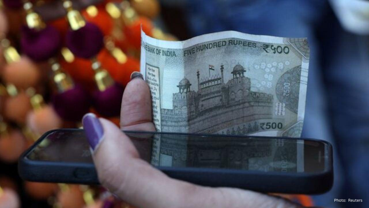 Indian Rupee Plummets to Historic Low Amidst Trade Deal Stalemate Despite Robust Growth