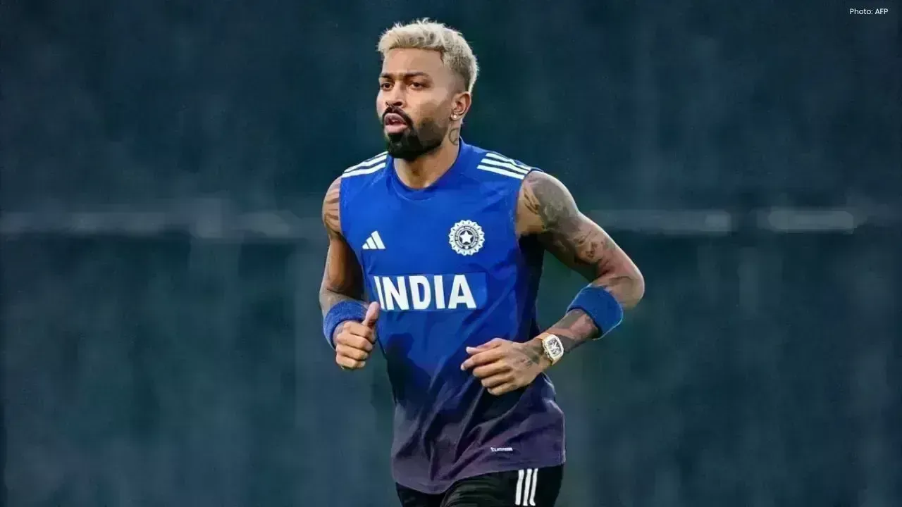 Hardik Pandya Shines with 77* and Achieves 300 T20 Sixes Milestone