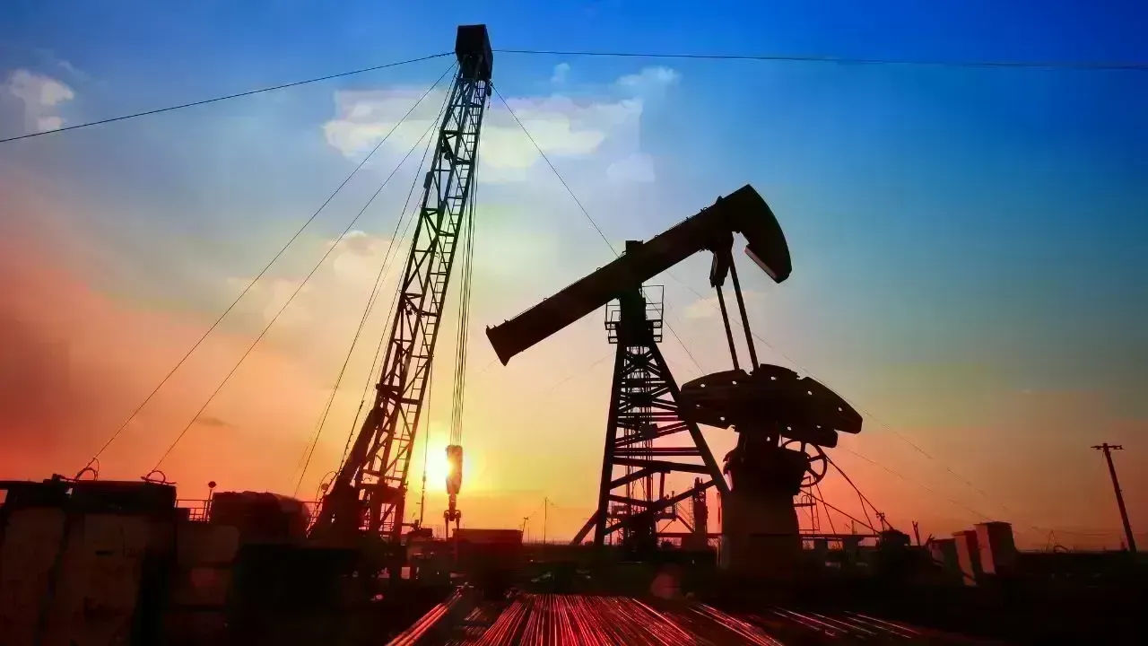 Surge in Oil Prices Following Ukrainian Attacks and Peace Talks Stalemate