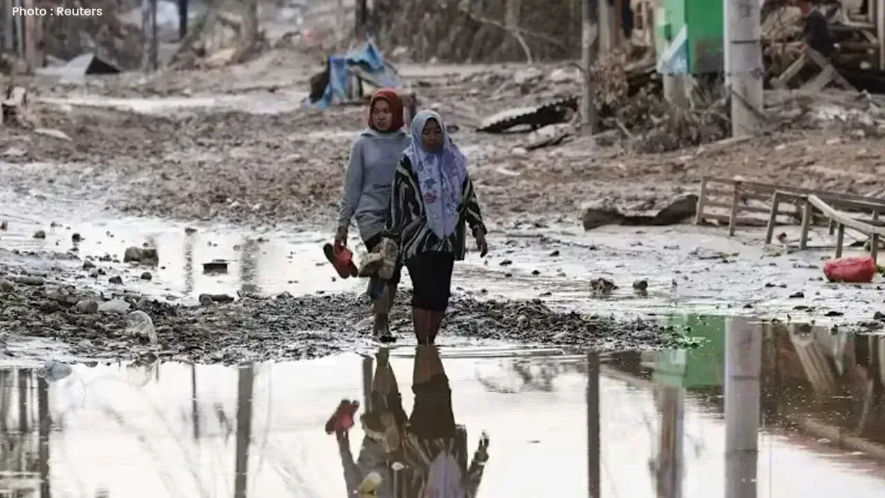 Flood-Hit Indonesia Survivors Struggle as More Heavy Rain Looms