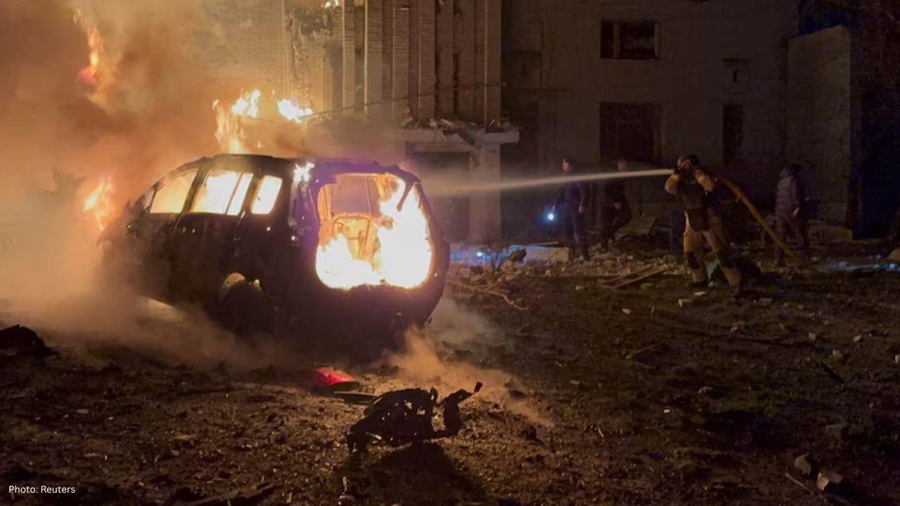 Zelenskiy Visits London as Ukraine Faces US Pressure for Peace Agreement