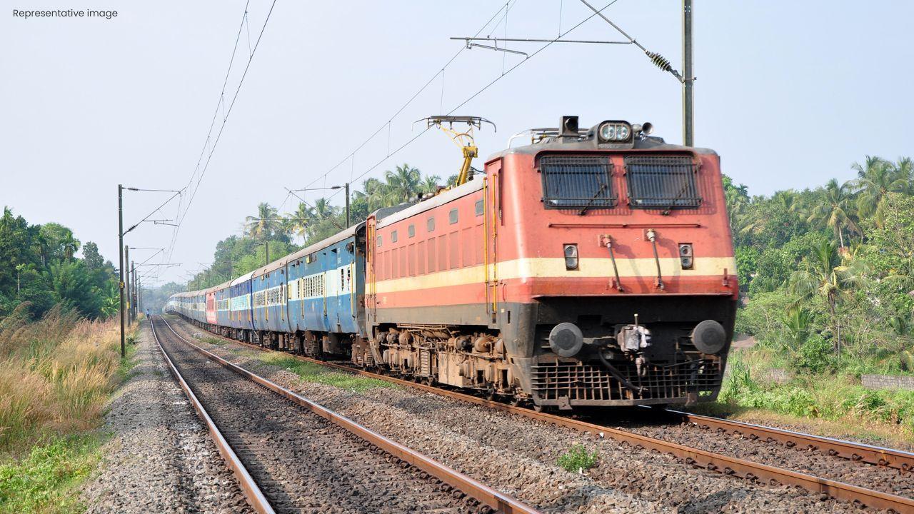 China Tests Wireless Freight Train System, Boosts Cargo Efficiency