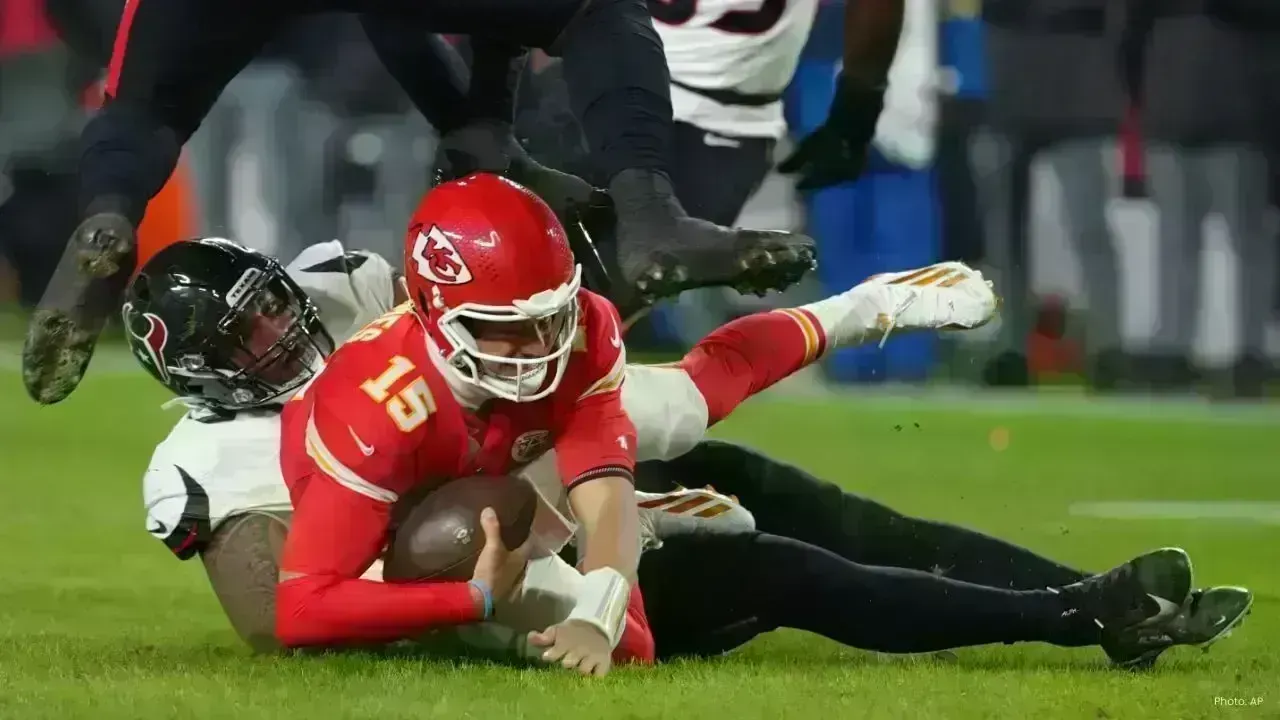 NFL Week 14: Steelers Gain Momentum, Packers Dominate, Texans Climb High