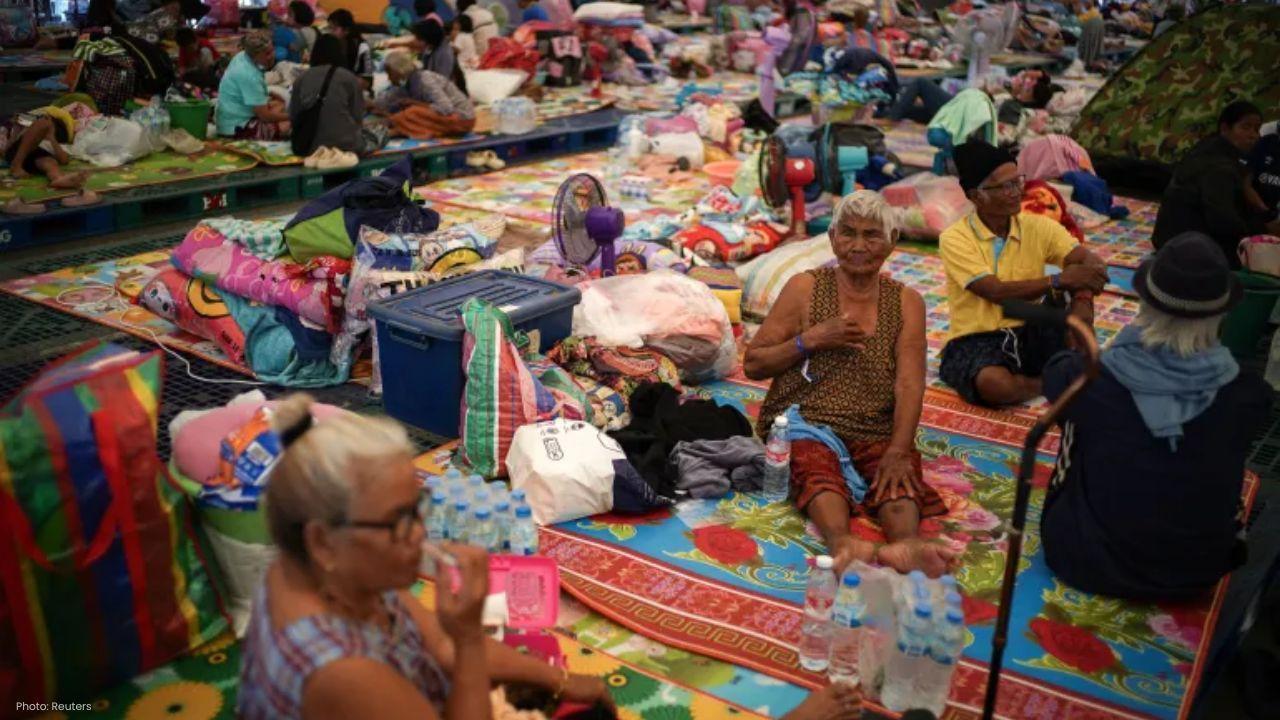 Thailand, Cambodia Clash Again as Border Fighting Forces Thousands Flee