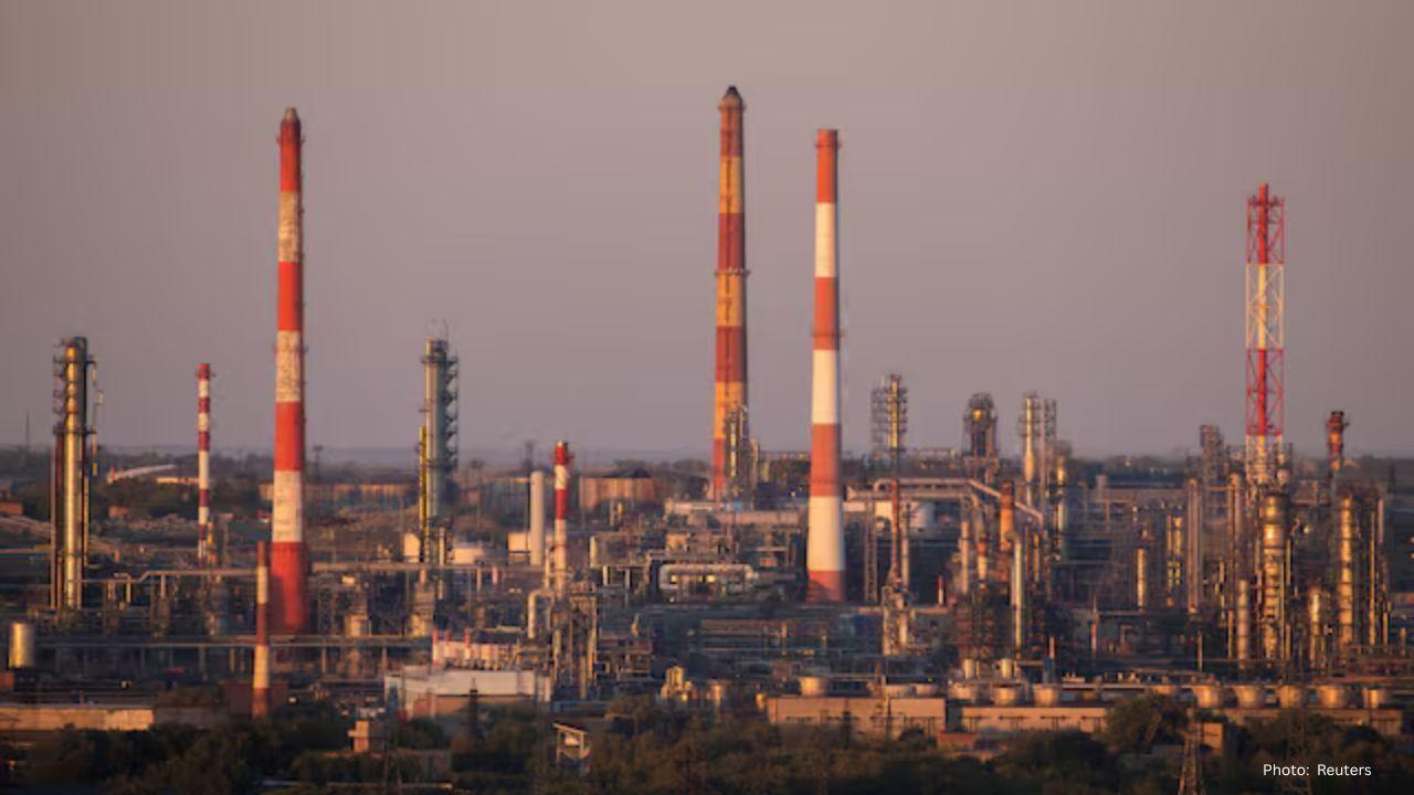 Russia Confirms Steady Oil Refining Output for 2025 Amid Drone Assaults