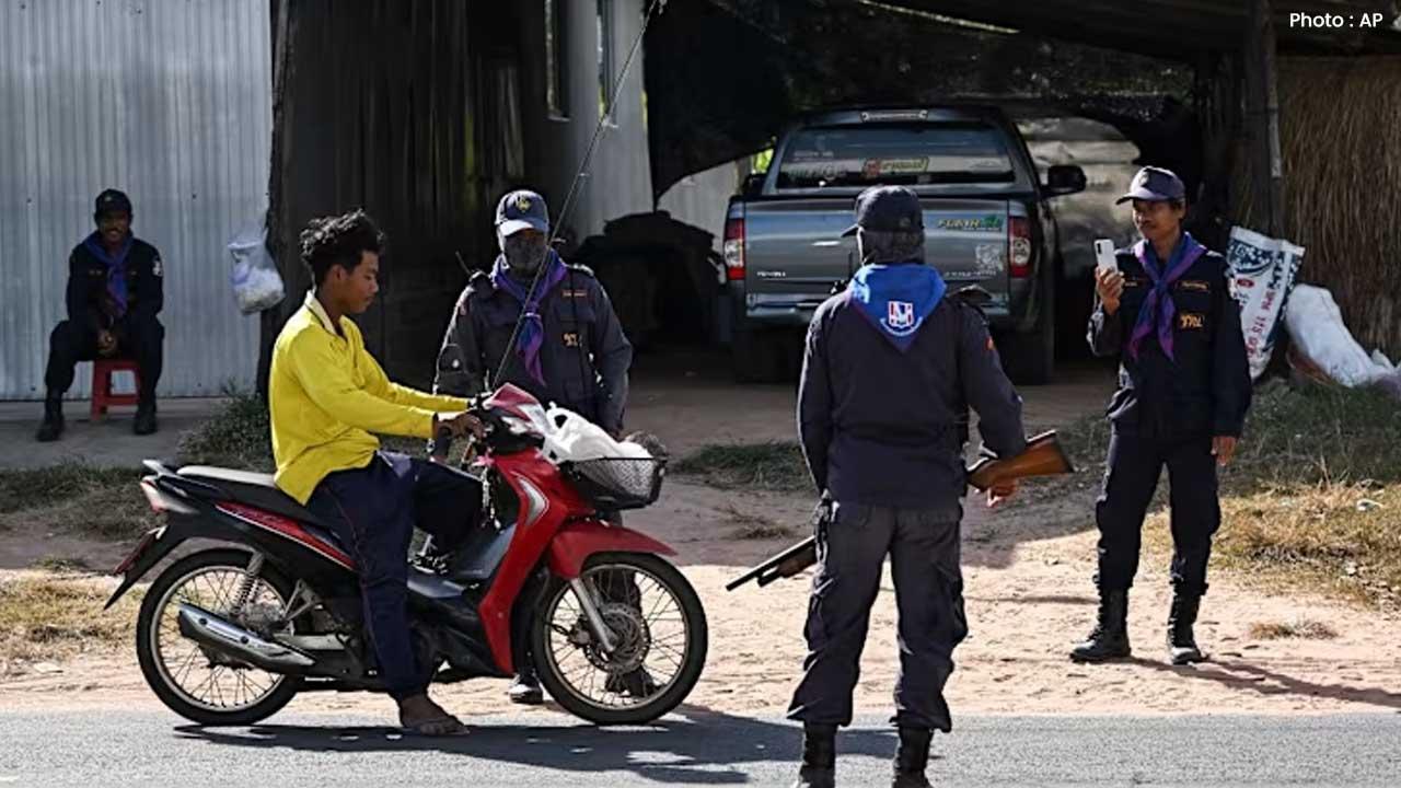 Thai Volunteers Risk Lives Amid Deadly Thailand-Cambodia Border Clashes