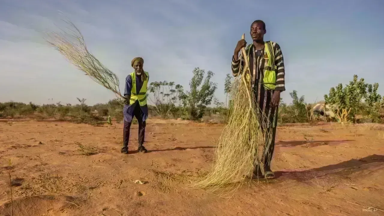 Courageous Refugees in Mauritania Unite Against Devastating Bushfires