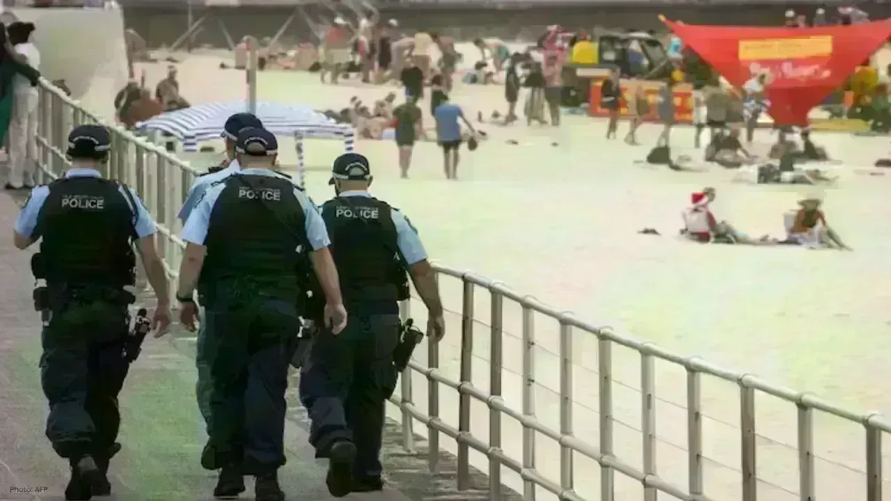 Muted Christmas at Bondi Beach After Deadly Sydney Terror Attack