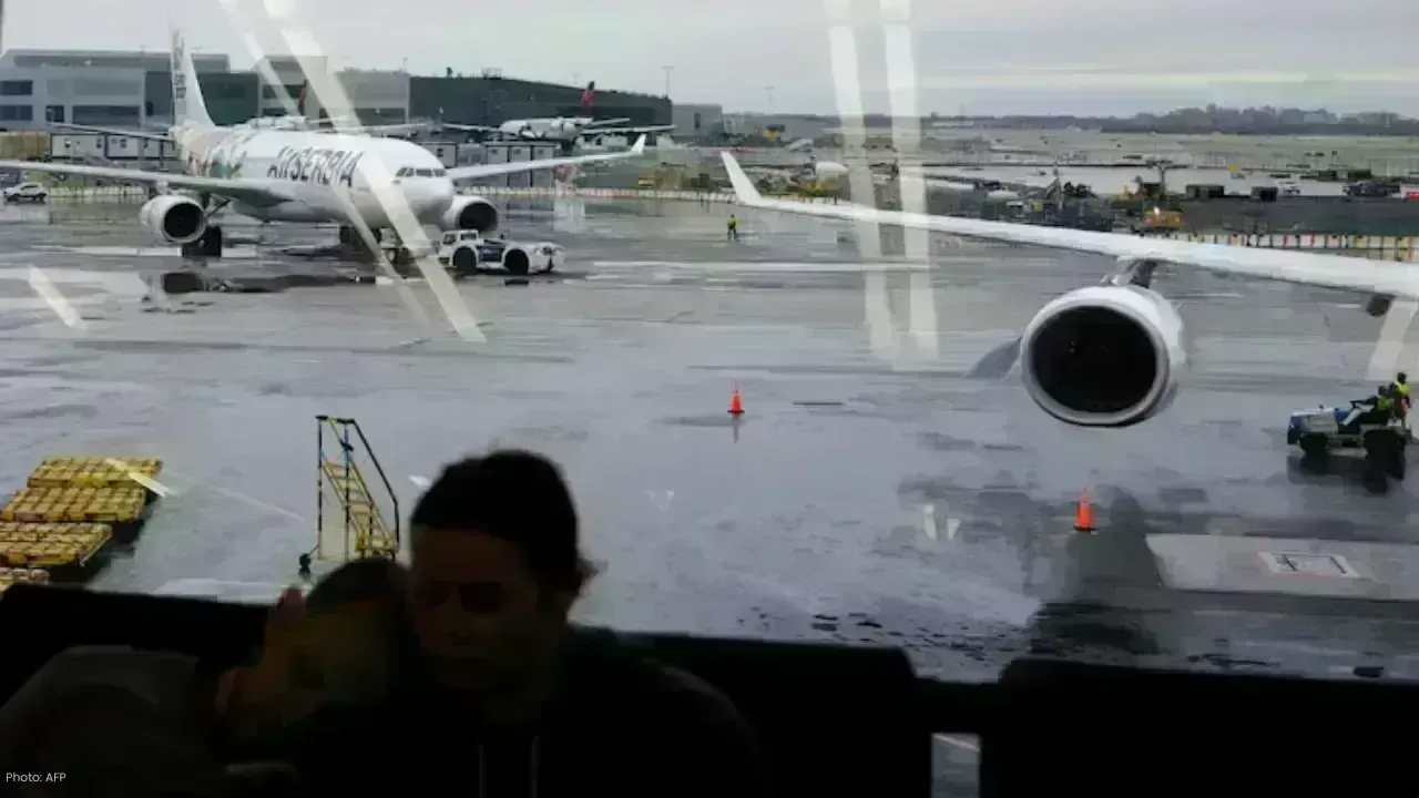 Winter Storm Halts Christmas Travel with 1,000+ US Flights Canceled