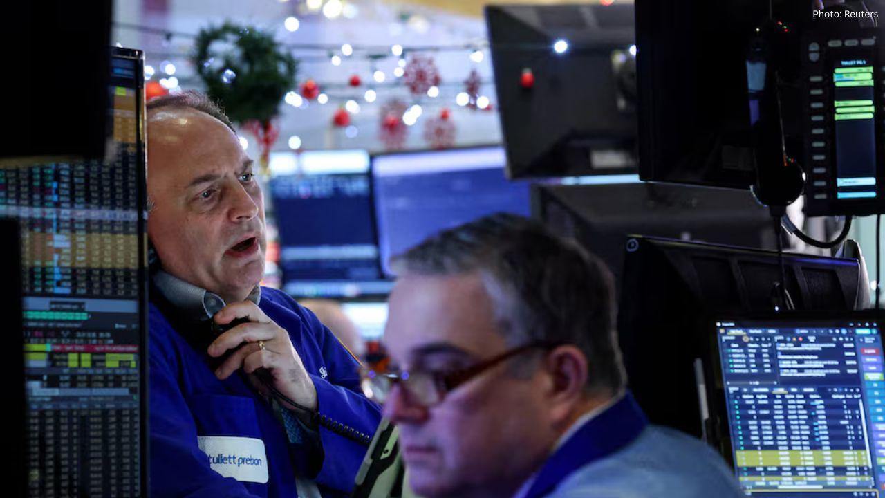 Wall Street Remains Close to Record Levels Following Christmas