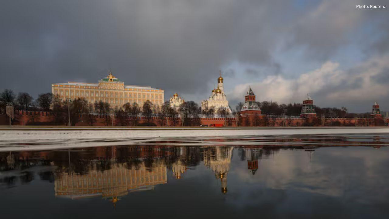 Russia Intensifies Pressure on Ukraine for Donbas Troop Withdrawal