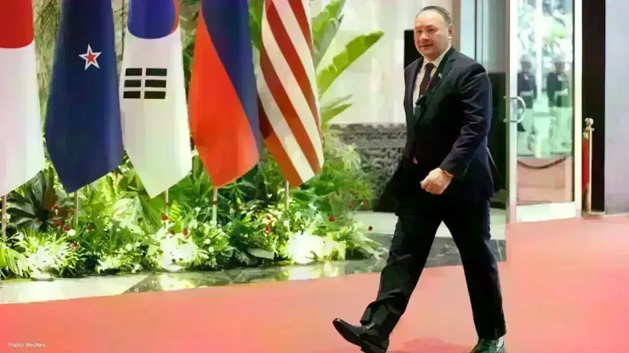 Philippines Challenges Chinese Research Ship Near Northern Coast