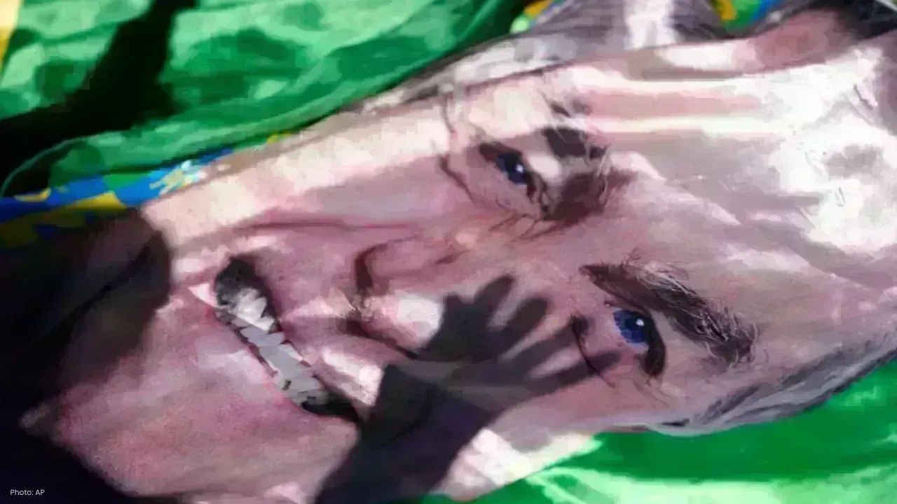 Jair Bolsonaro Discharged from Hospital, Returns to Federal Detention