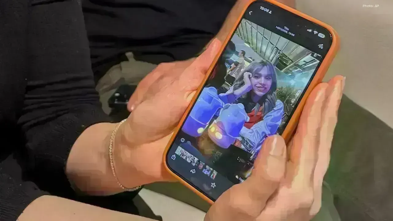 Iranian Family Buries Daughter in Roadside Grave Amid Protest Turmoil